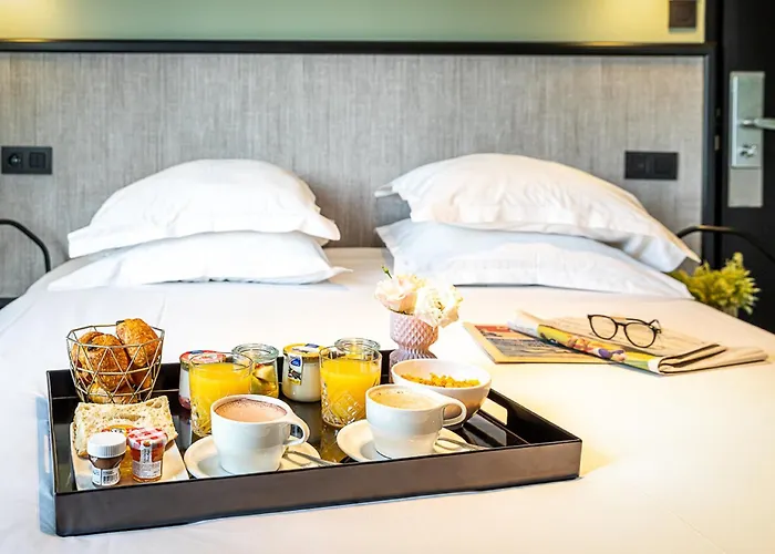 Paris Family Hotels near 