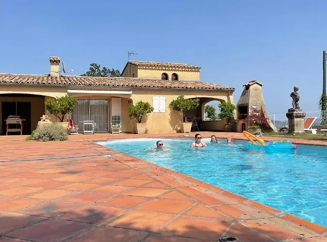 Villa Lazuel, piscine privative chauffée, vue panoramique et jardin clos Aubenas avec Piscine