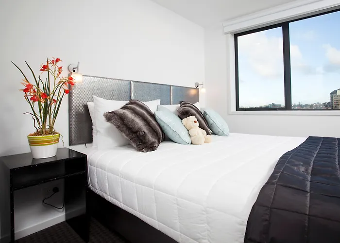 Auckland Self Catering Holidays near Auckland Zoo