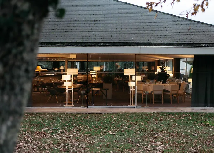 Sauze-Vaussais Hotels