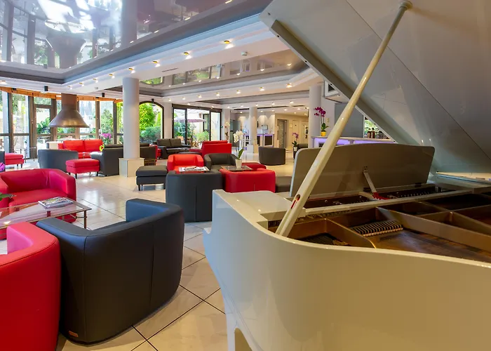 Au Grand Hotel De Sarlat - Pavillon De Selves