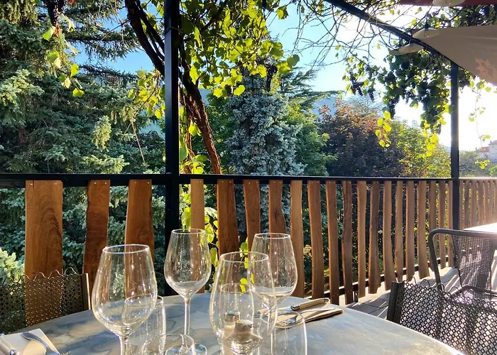 Hôtels à Laragne-Monteglin