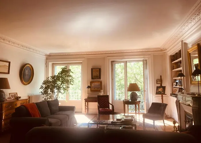 Berges Du Rhone/ Chambre Avec Balcon Lione