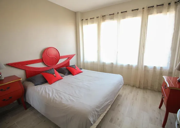 Appartement NOUVEAU ! Le balcon de la gare - en face de la gare, wifi, parking à Angoulême