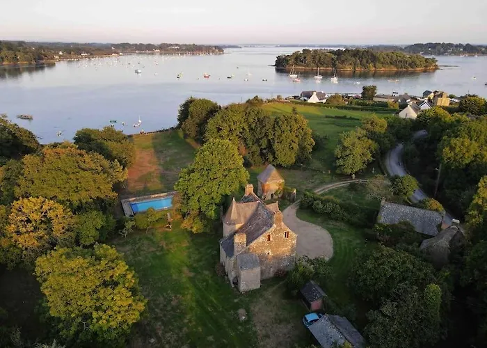 Villa Manoir Au Bord De L'Eau Avec Piscine Chauffee à Baden avec Piscine