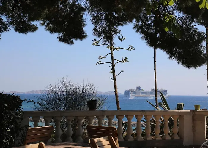 Maison D'Hotes La Bastide Bleue Marseilles