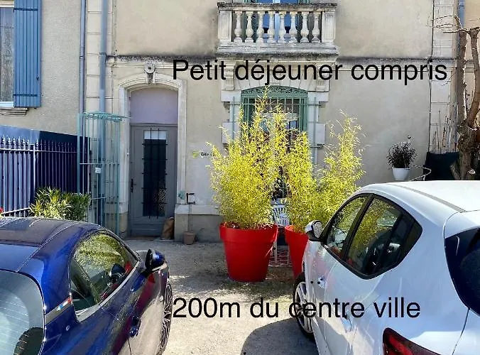Cote Court Bed and Breakfast LʼIsle-sur-la-Sorgue