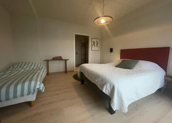 Luc-sur-Mer Hotels