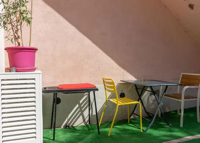 Hotel Le Petit Nid Des Chutes Lavies Marseilles