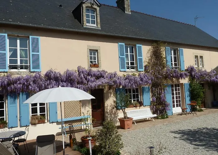 Les Volets Bleus Bed & Breakfast Saint-Martin-des-Entrees