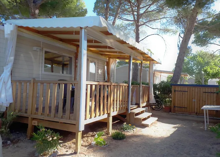Hôtel Camping La Falaise à Narbonne-Plage