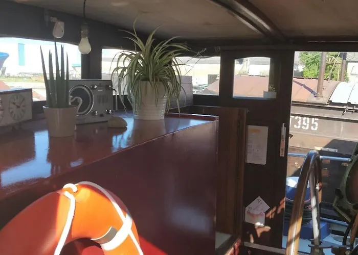 Captain'S Cabin: Cosy Flat On A House Boat Hotel Estrasburgo