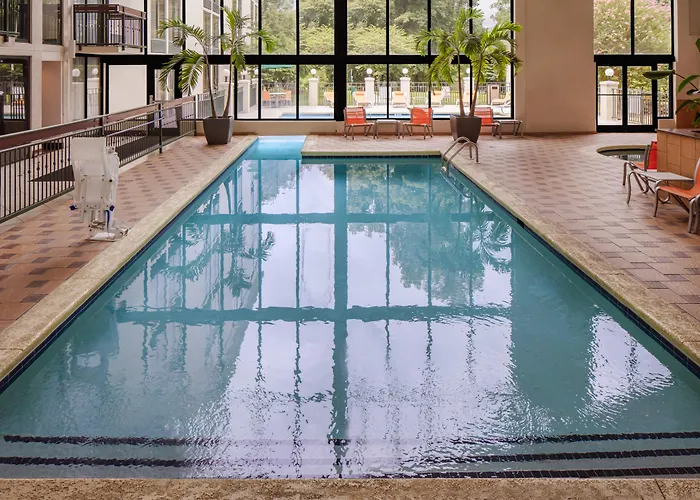 Asheville Pet friendly City Center Hotels