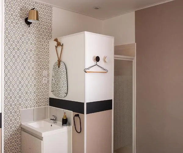 Hotels in Salles (Gironde)
