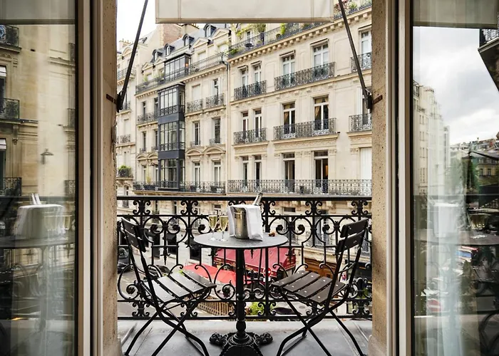 Vestay Montaigne Parigi