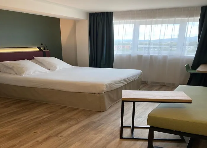 Hotel Campanile PRIME - Perpignan Nord Aéroport à Rivesaltes