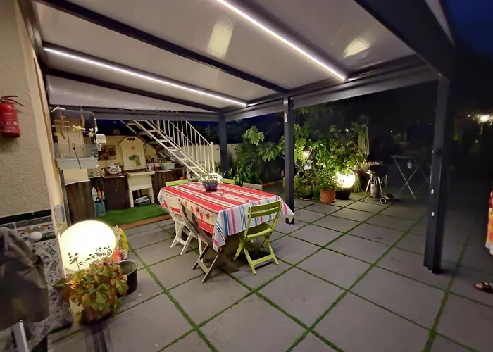 Villa Pavillon Clara Flor à Prades  avec Piscine
