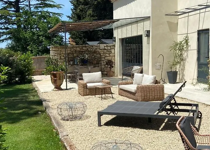 Bed and Breakfast Mas Des 2 Platanes Arles