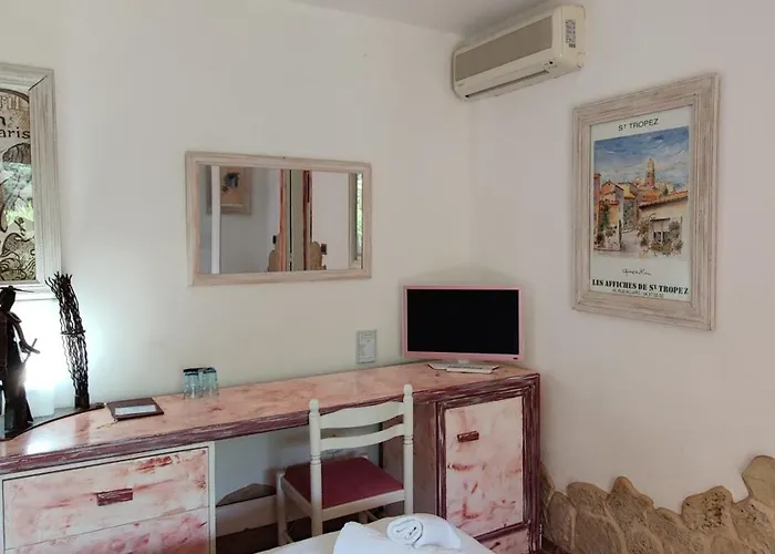 Hotel Athenopolis Grimaud