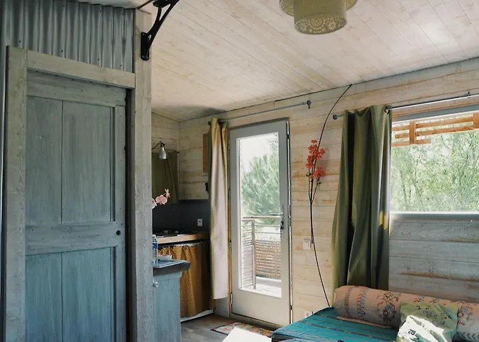 Les Cabanes De Vallis Clausa Saumane-de-Vaucluse avec Piscine