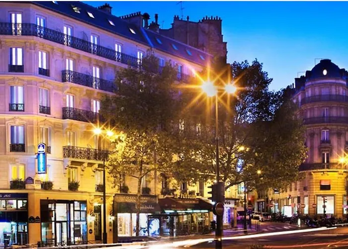 Hotel Plaza Elysées Parigi