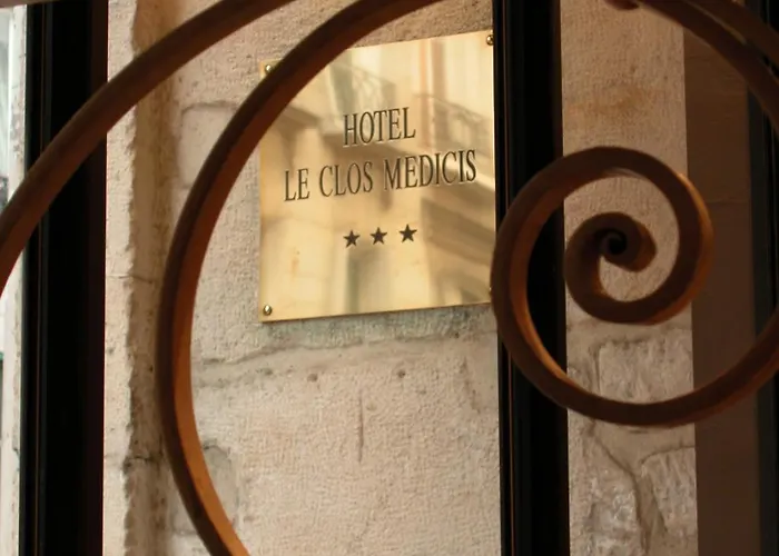 Le Clos Medicis Paris