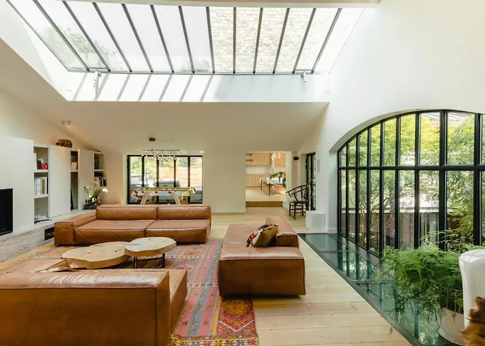 Maison Ensoleillee Avec Jardin Dans Le 16 Arron. Parigi