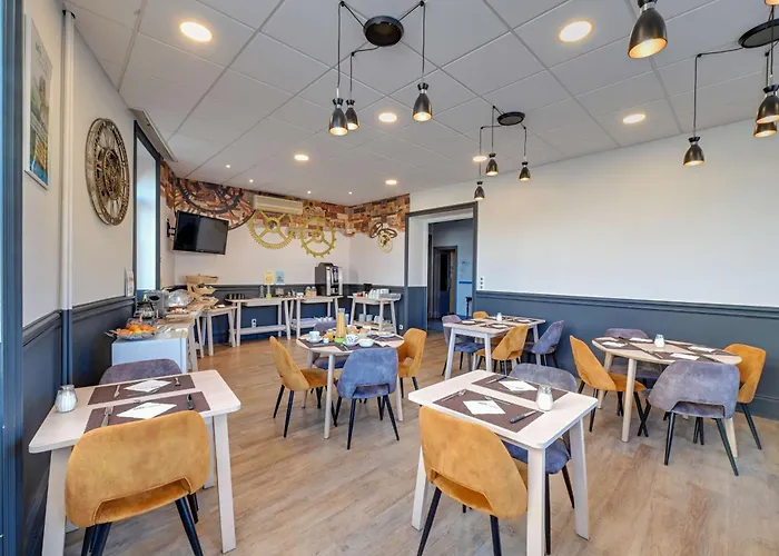 Roanne Hotels