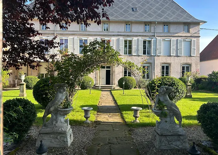 Le Château de Failloux, Chambres d hôtes,Piscine intérieure Épinal