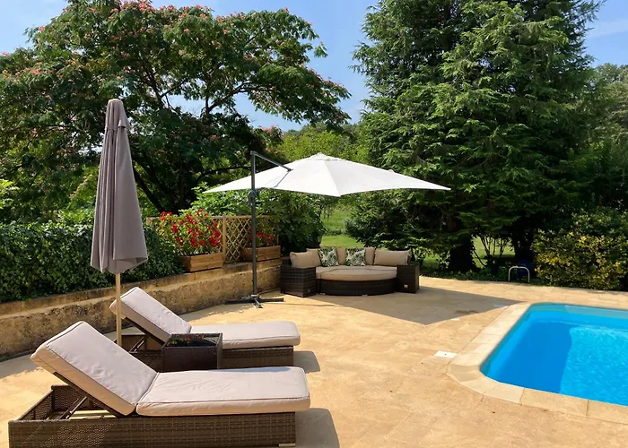 Le Petit Chateau - Adults Only Property Le Bugue avec Piscine