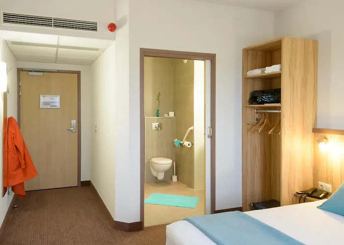 Brit Hotel Reims Croix Blandin