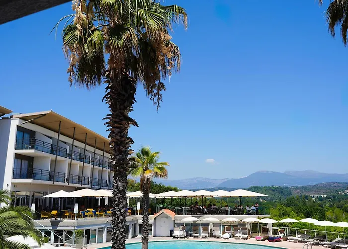Antibes Dog Friendly Hotels near Marineland