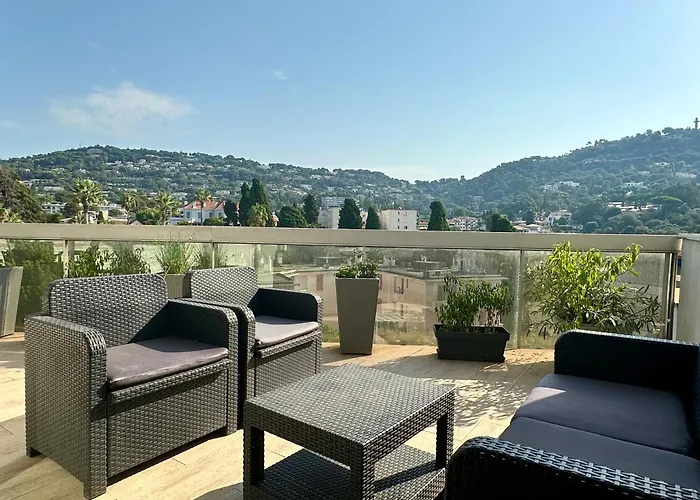 Cannes Vacation Rentals with pool