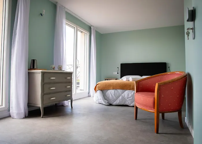Epinay-sur-Seine Hotels
