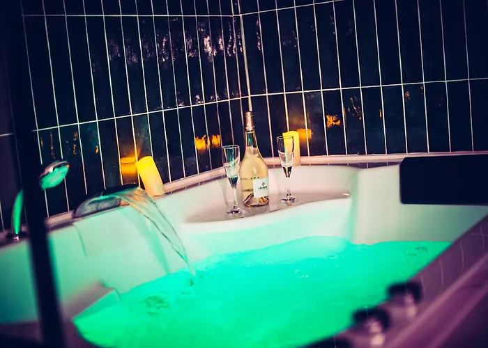 Love Room Du Mont D'Or - Baignoire Spa - Minibar Offert Marsella