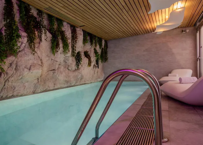 Hotel B55 Paris