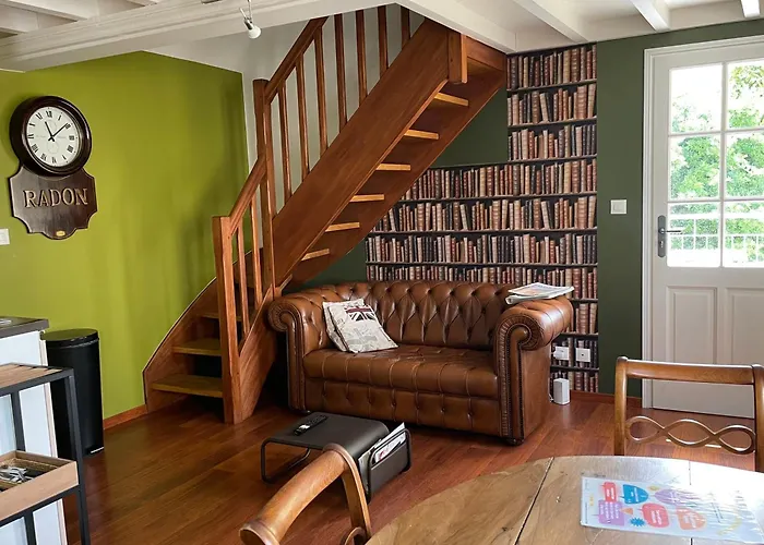 Apt Duplex Ou Plain Pied Tout Confort Plein Centre Ville Bayeux Proche Commerces, Restaurants, Avec Terrasse Privative Ou Jardin Commun Amenage Clos, Parking Gratuit A Proximite, Proche Plages Du Debarquement