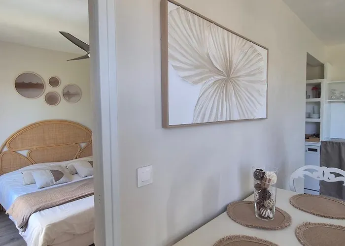 Gîte A l'ombre du clocher Calenzana avec Piscine