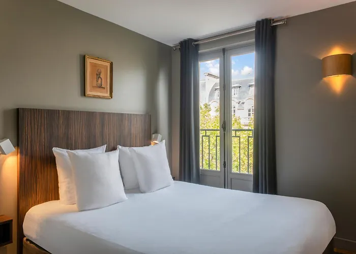 Hotel Helzear Champs-Elysees By Esteem Paris