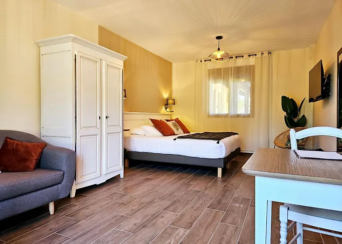 Meyrals Hotels