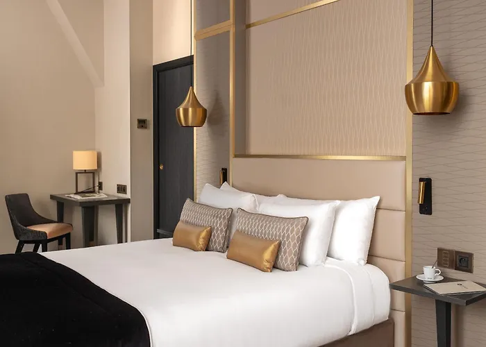 Niepce Paris, Curio Collection By Hilton Hotel