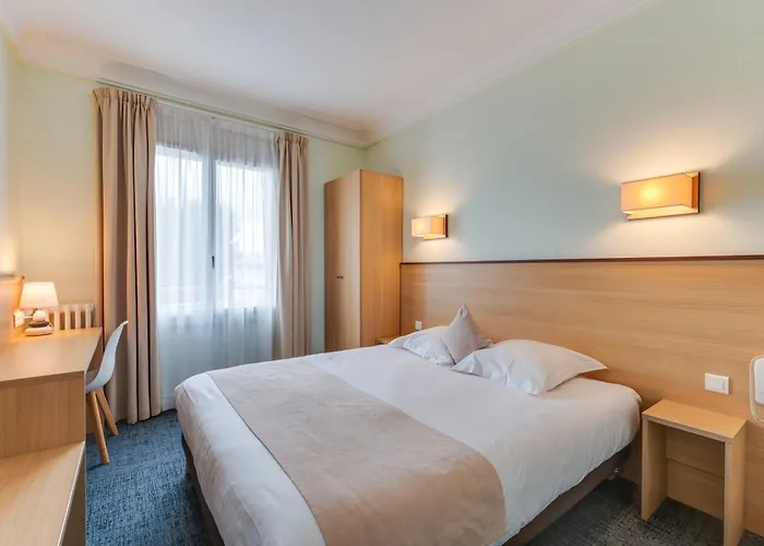 Brit Hotel Confort Cleria Lorient Centre