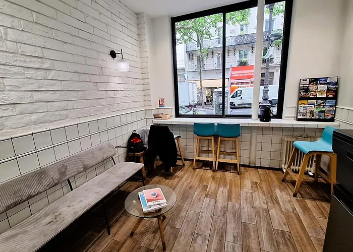 Hipotel Paris Gambetta République
