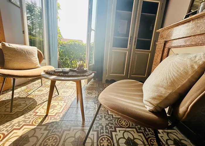 MAISON la BOHÈME Une parenthèse enchantée au cœur du charme, petit-déjeuner de rêve Vias