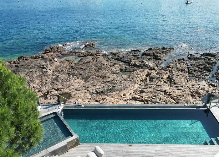 Hôtels à Calcatoggio (Corsica)