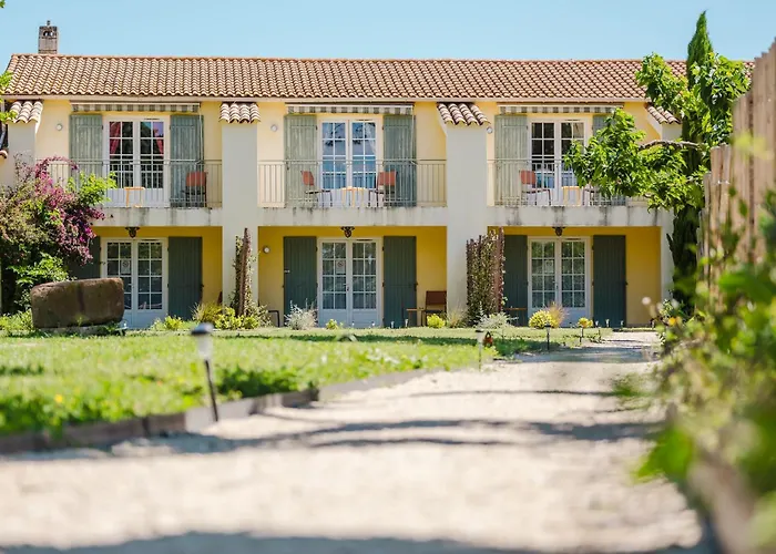 Logis Hotel Des Granges Arlés