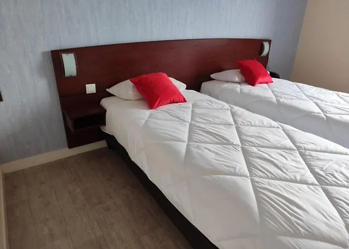 Parthenay Hotels