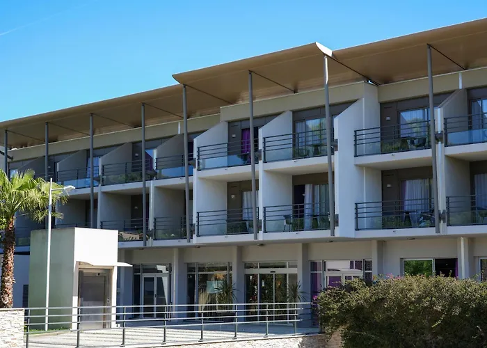 Antibes Dog Friendly Hotels near Marineland