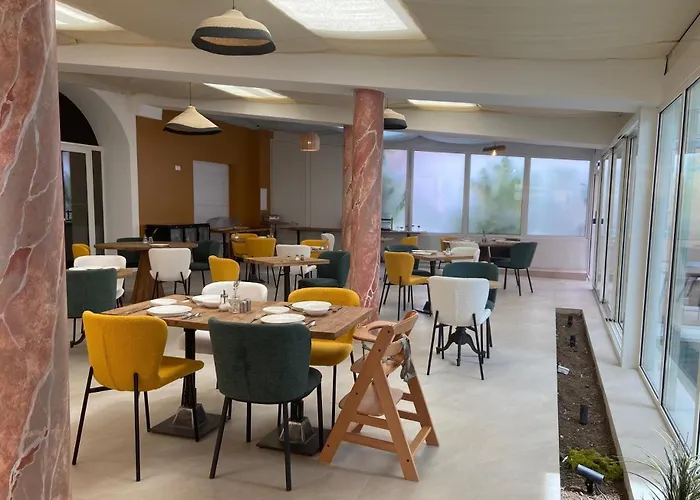 Hotels in Sanary-sur-Mer