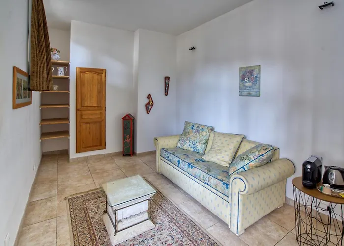 Thenac (Charente-Maritime) Hotels